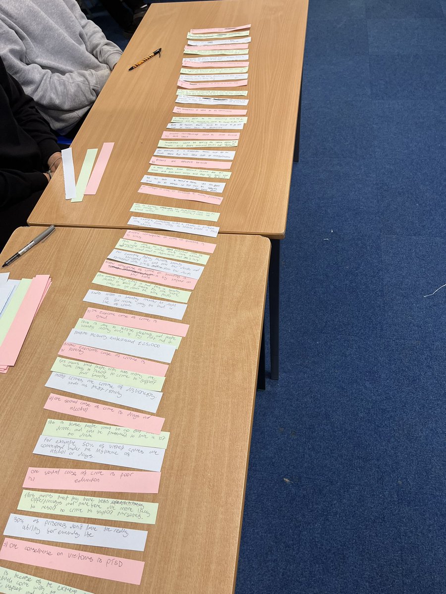 Miss Hunter tweet media