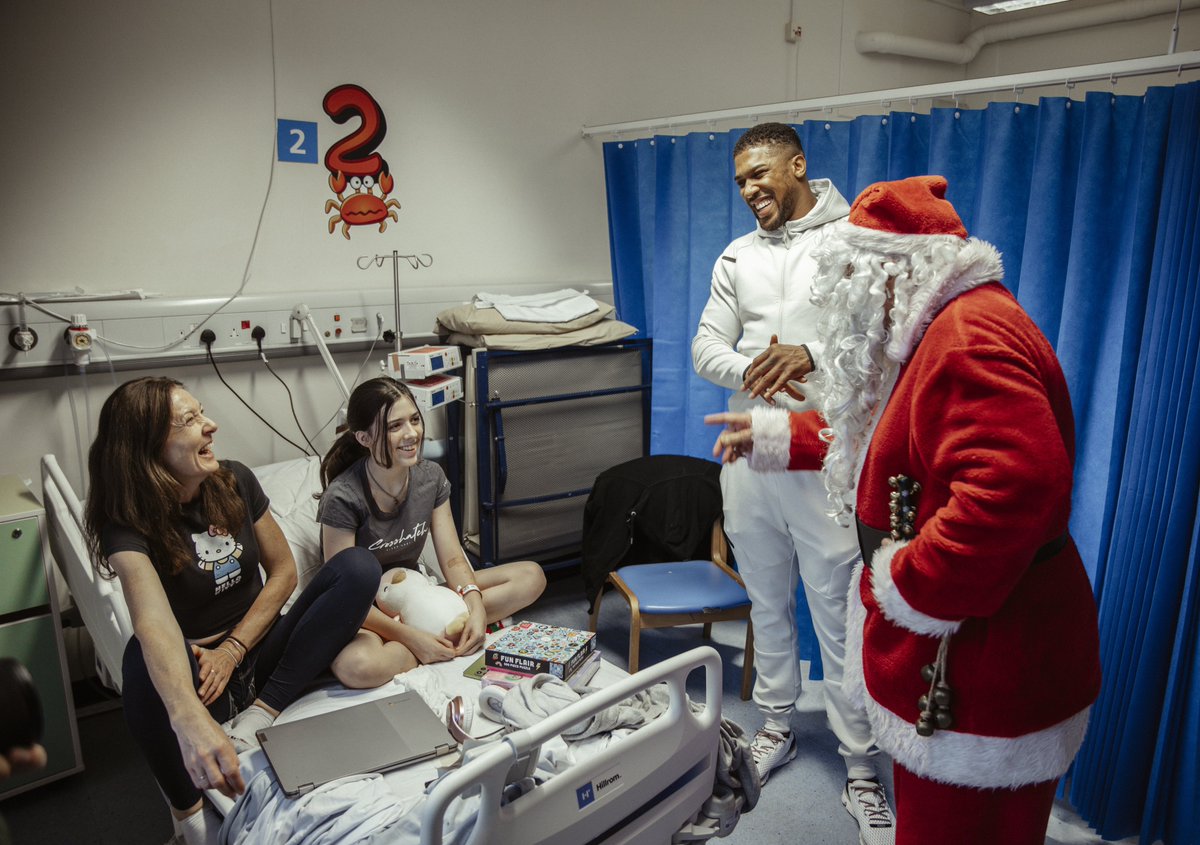 Yesterday, we visited Watford General Hospital and spent time on a ward where some kids are battling serious illnesses. It was so heartwarming to hear that some of them were actually going home for the festive period! We brought Santa Claus with us, since I’m sure they don’t know