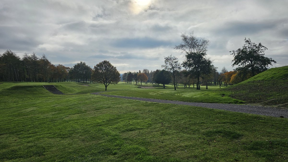Full 18 hole drainage and tree management completed recently <a href="/hollywood_lakes/">Hollywood Lakes</a> thanks to <a href="/3robwhite/">Rob white</a> <a href="/DarraghTighe/">Golfer</a> and Flood Landscapes for the hard graft!