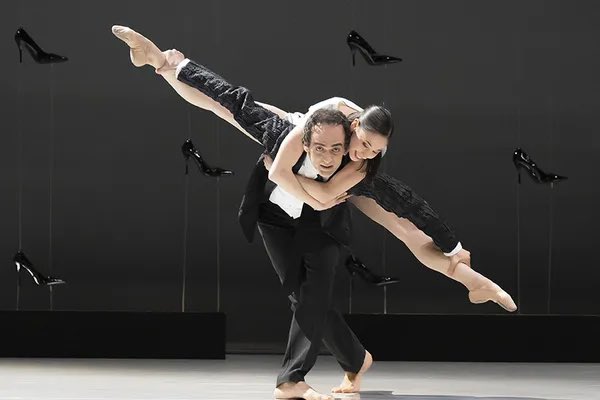 F3cotedazur's tweet photo. 🩰 Cendrillon : le célèbre conte interprété dans un ballet enchanteur à l’Opéra de Nice
Notre article 👉 https://t.co/BeOehERH0G
#ballet #cendrillon #nice #operadenice https://t.co/oYYHj2JH6Y