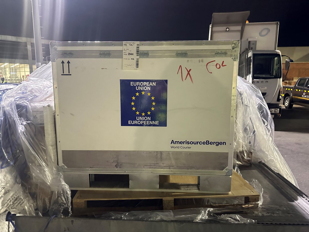 EC_HERA's tweet image. In support of the #mpox-virus response, 🇳🇱 Netherlands has donated 13,200 mpox vaccines to🇷🇼Rwanda. 

The vaccines arrived in Kigali last night. 

Together we can prevent outbreaks and protect communities💪#GlobalGateway #TeamEurope