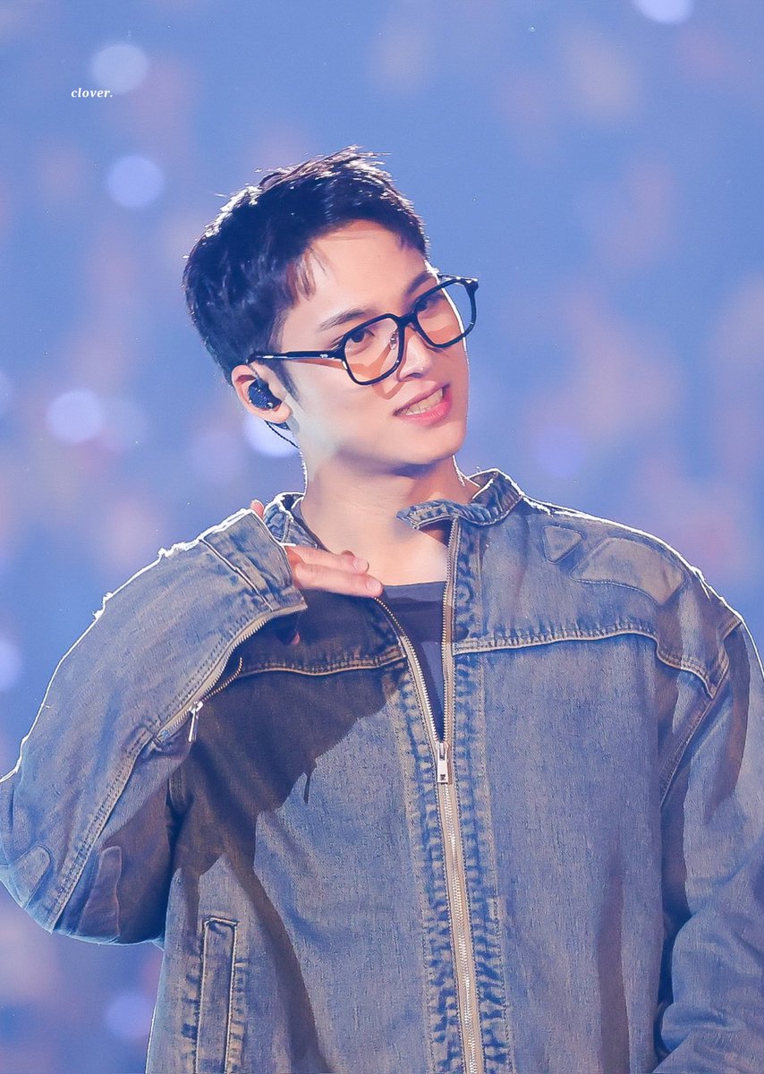 241212 ㅡ © clover