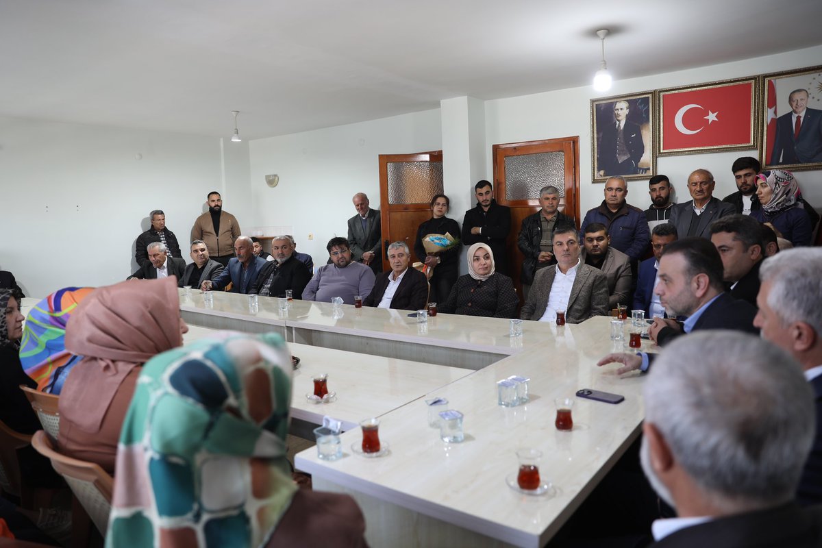 ozangulacti's tweet photo. 📍İmamoğlu İlçe Başkanlığı 

İmamoğlu İlçe Teşkilatımızı ziyaret ederek kıymetli dava ve yol arkadaşlarımızla bir araya geldik.

Biz, milletimize hizmeti bir sorumluluk ve emanet olarak gören bir anlayışla yolumuza devam ediyoruz. 

Adana’mızın her köşesinde AK Parti’mizin dava ruhunu yaşatan kadrolarımızla omuz omuza veriyor, daha güçlü yarınlar için kararlılıkla çalışıyoruz.