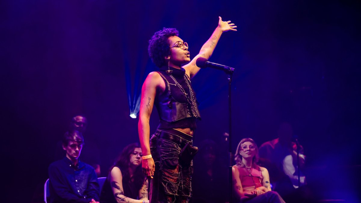 National Poetry Library (@natpoetrylib) on Twitter photo The <a href="/RoundhouseLDN/">Roundhouse</a> Poetry Slam is now open for applications from poets aged 18-25
Apply for your chance to win £2,000 cash, get mentoring from award-winning poets and have your poems in performance professionally filmed
Apply by 3 Feb
Find out more: roundhouse.org.uk/whats-on/ps-pr… The <a href="/RoundhouseLDN/">Roundhouse</a> Poetry Slam is now open for applications from poets aged 18-25
Apply for your chance to win £2,000 cash, get mentoring from award-winning poets and have your poems in performance professionally filmed
Apply by 3 Feb
Find out more: roundhouse.org.uk/whats-on/ps-pr…