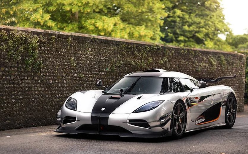 Pertoc3's tweet photo. @ScribaPaul Koenigsegg One:1 https://t.co/OTQoIueN7N