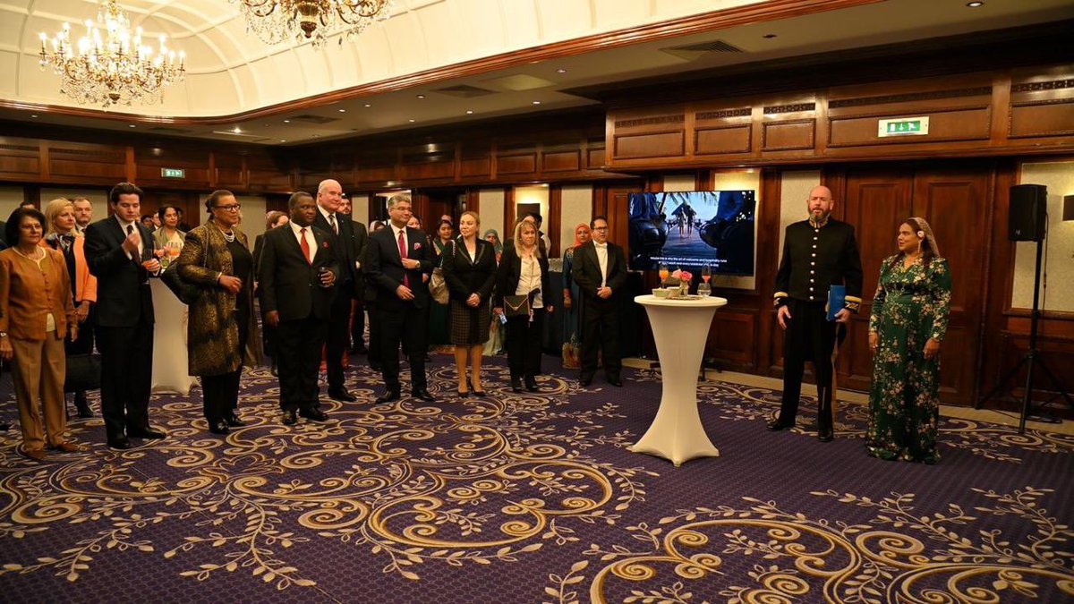 Maldives in UK tweet media