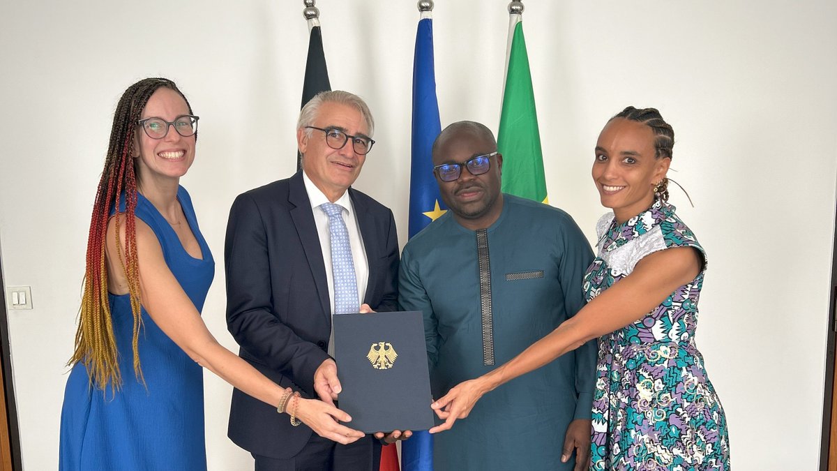 UNDPWACA's tweet photo. Yesterday, UNDP and Germany signed 2 key agreements to advance peace, stability, and development in the #LakeChadBasin:

1⃣Renewed support for the #RegionalStabilizationFacility
2⃣Support for #SMDF & #NFF mechanisms to foster #HDP collaboration, resilience, and sustainable development.

@allemagneausenegal we thank you for your trust and partnership!