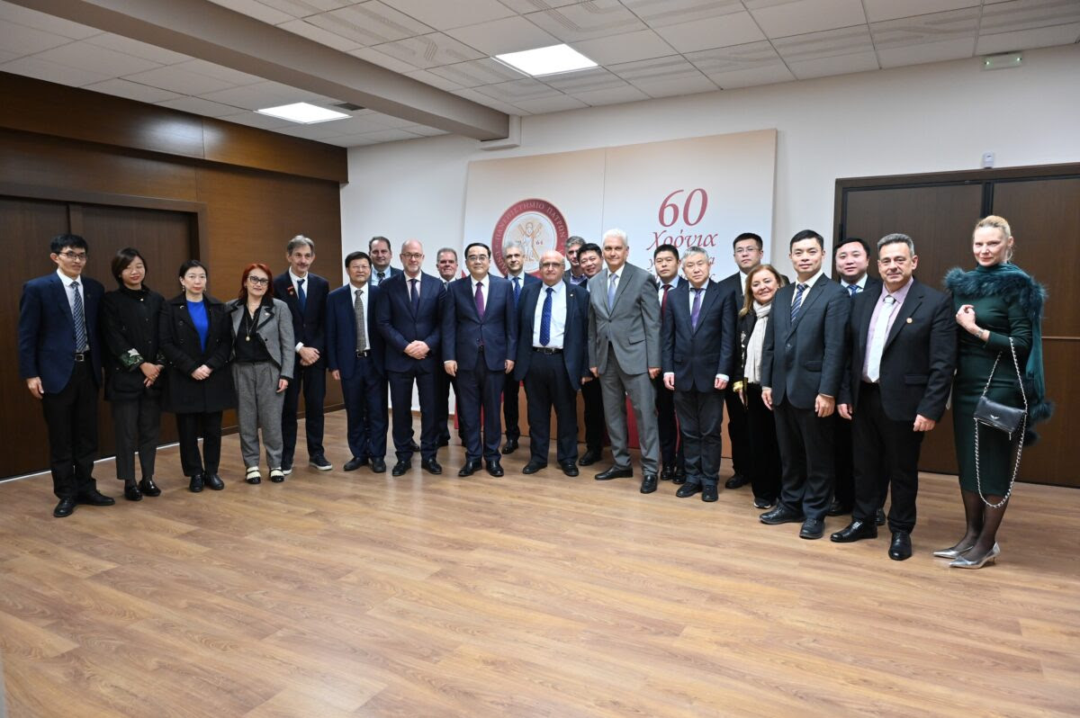 kirixgr's tweet photo. Πανεπιστήμιο Πατρών: Ιστορική στιγμή η δημιουργία του Ινστιτούτου «Κομφούκιος» – Θα χρηματοδοτηθεί από την Κινέζικη κυβέρνηση https://t.co/eTcgGgkHHq #kirixgr #patra #patracity https://t.co/hepeVRG4Z9