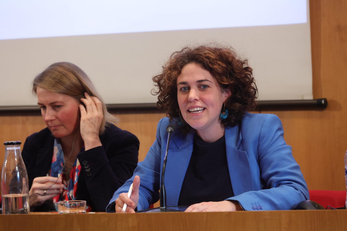 Relacions Internacionals Diputació de Barcelona (@intdiba) on Twitter photo 🎙🌐<a href="/martagalceran/">Marta Galceran</a>, investigadora sènior al Global Cities Programme del <a href="/CidobBarcelona/">CIDOB (Barcelona Centre for International Affairs)</a>: “Les ciutats no parlen amb una sola veu unificada. L’agenda de la descentralització és un punt clau, el multilateralisme està en crisi i els estats no estan disposats a cedir espais de poder” 🎙🌐<a href="/martagalceran/">Marta Galceran</a>, investigadora sènior al Global Cities Programme del <a href="/CidobBarcelona/">CIDOB (Barcelona Centre for International Affairs)</a>: “Les ciutats no parlen amb una sola veu unificada. L’agenda de la descentralització és un punt clau, el multilateralisme està en crisi i els estats no estan disposats a cedir espais de poder”