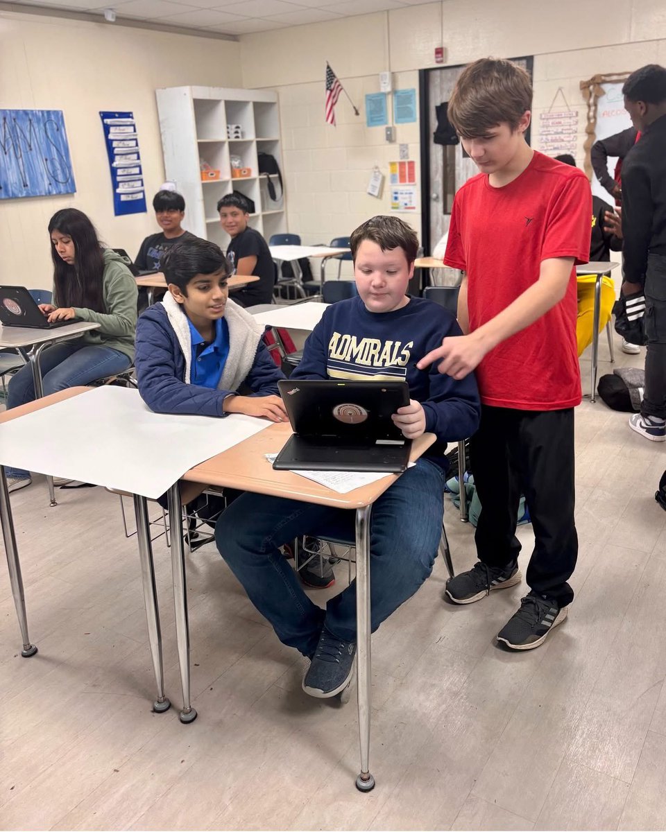 EufaulaCS's tweet image. AMMS students ⚓️ have been combining their problem-solving skills 🧐 with their knowledge of computer science 💻 during #ComputerScienceEducationWeek. #WeAreECS #ExpectExcellence