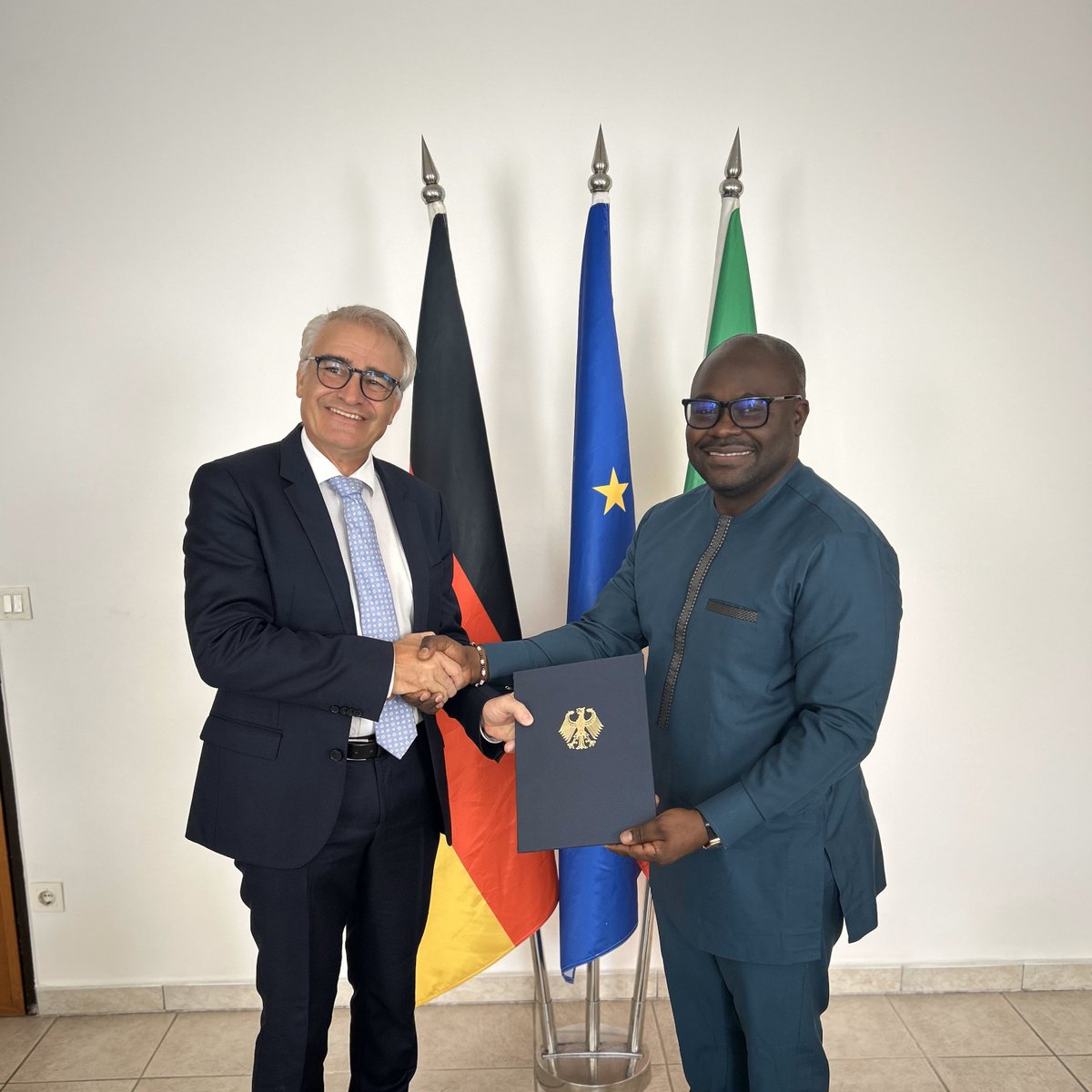 UNDPWACA's tweet photo. Yesterday, UNDP and Germany signed 2 key agreements to advance peace, stability, and development in the #LakeChadBasin:

1⃣Renewed support for the #RegionalStabilizationFacility
2⃣Support for #SMDF & #NFF mechanisms to foster #HDP collaboration, resilience, and sustainable development.

@allemagneausenegal we thank you for your trust and partnership!
