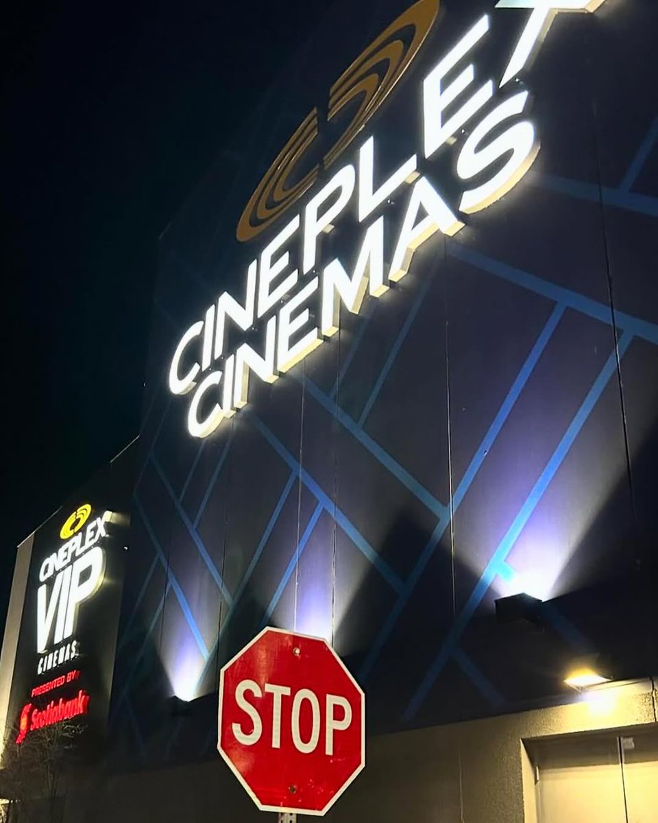 LED_SolutionsCA's tweet image. Increase visibility this holiday season with energy-efficient LED signage! Enhance your brand with advanced lighting solutions designed to attract customers 24/7. Trust LED Solutions for professional, high-performance signage. Contact us today! #LEDTechnology #CustomSigns