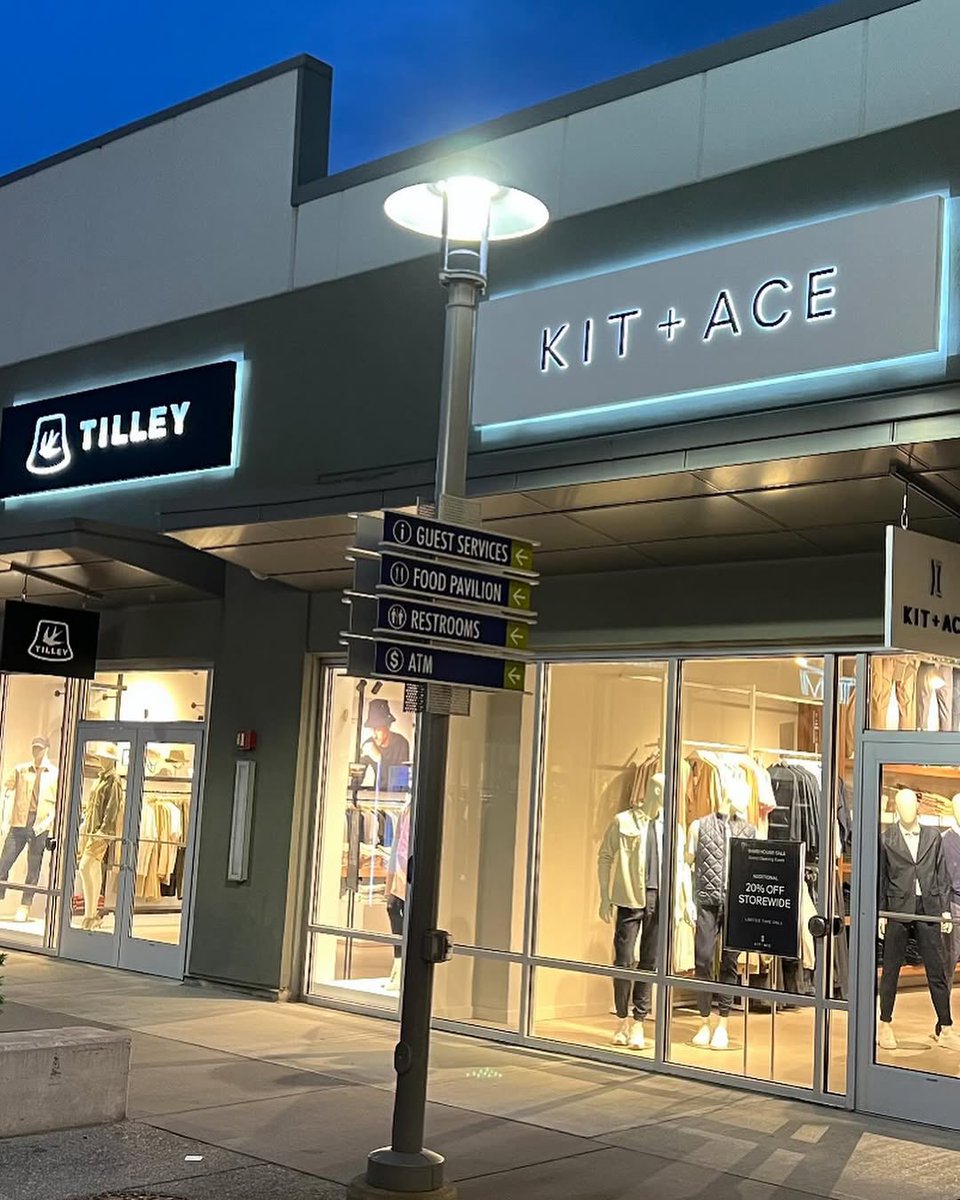 LED_SolutionsCA's tweet image. Increase visibility this holiday season with energy-efficient LED signage! Enhance your brand with advanced lighting solutions designed to attract customers 24/7. Trust LED Solutions for professional, high-performance signage. Contact us today! #LEDTechnology #CustomSigns