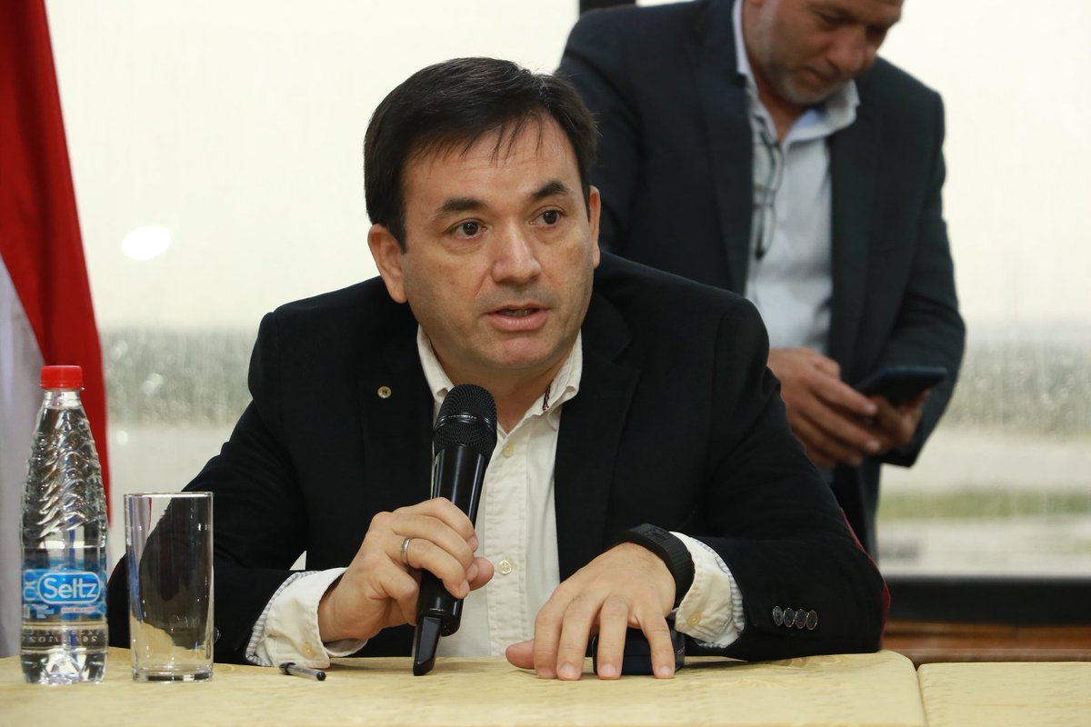 SenadoresPy's tweet photo. Se lleva a cabo un taller de actualización del Plan Estratégico Institucional (PEI  2022-2026), dirigido a directores generales y directores, con presencia del secretario general de la Cámara de Senadores, Abg. Antonio Sánchez @zacasan76 y el secretario, Abg. Serafín Segovia. https://t.co/qLRUAEuzn7