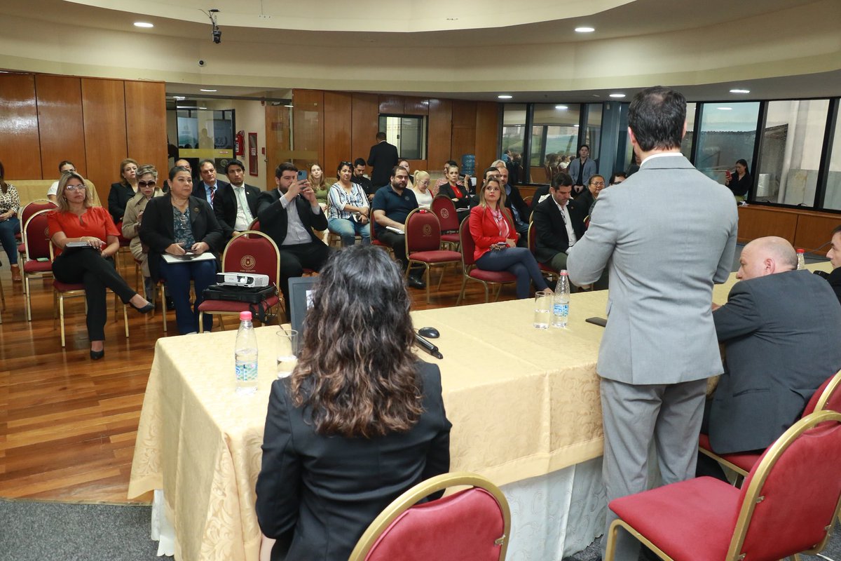 Se lleva a cabo un taller de actualización del Plan Estratégico Institucional (PEI  2022-2026), dirigido a directores generales y directores, con presencia del secretario general de la Cámara de Senadores, Abg. Antonio Sánchez <a href="/zacasan76/">Antonio Sanchez,</a> y el secretario, Abg. Serafín Segovia.