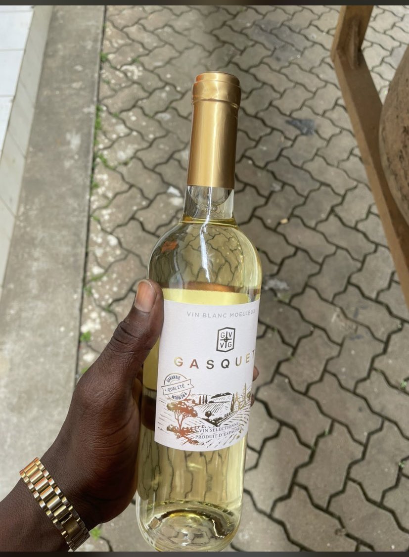 LaCaveDC's tweet photo. Le vin blanc c’est pour les week-ends 🤭😍!
 Carton de 6 bouteilles disponibles à 17 500 FCFA. 

Disponible en gros et en détail au 698981500

📍Akwa carrefour la porte jaune 

Un retweet svp 🥰🙏🏿 https://t.co/veKmuJzMdH