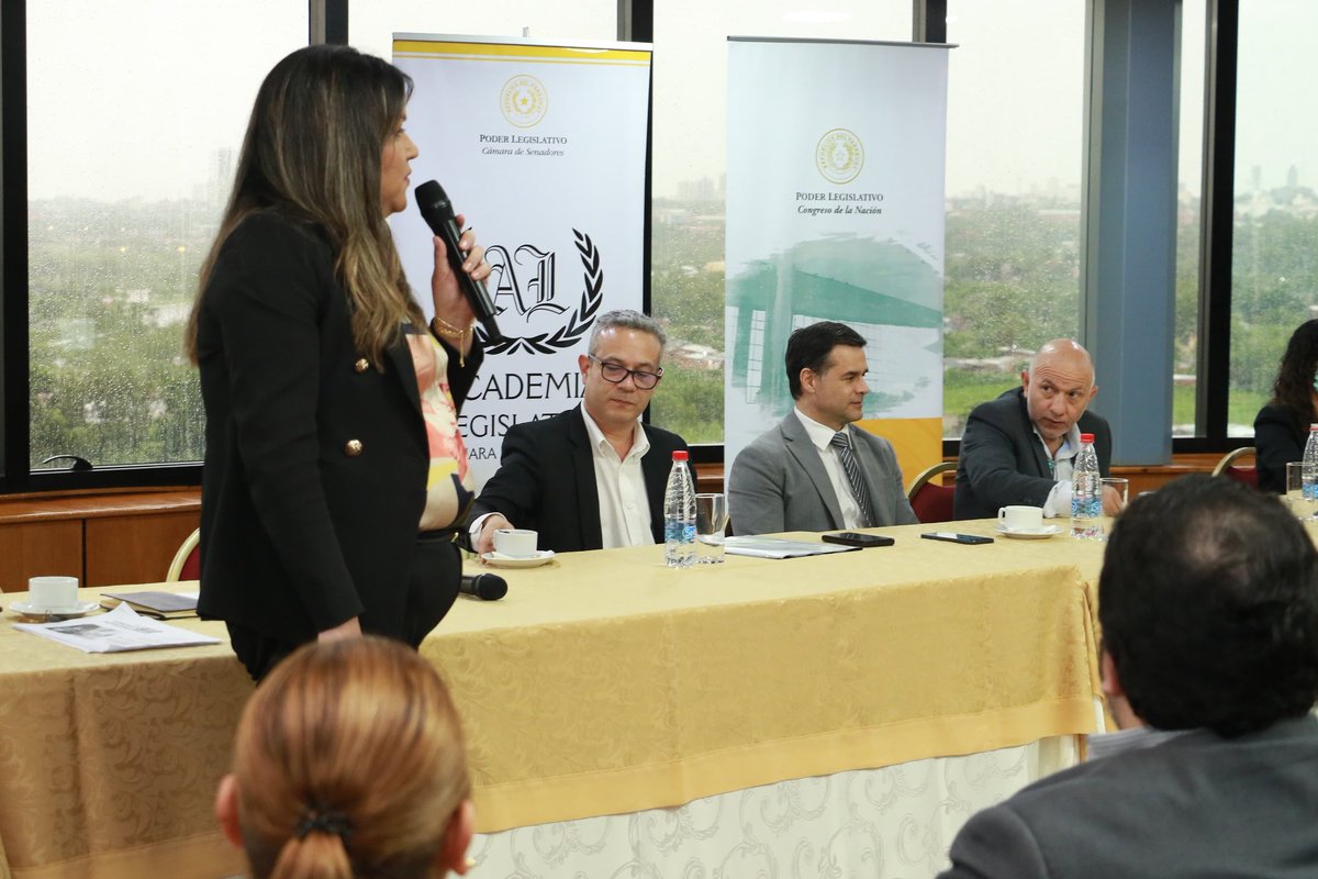 SenadoresPy's tweet photo. La actividad institucional fue organizada por la Dirección General de Desarrollo y Cooperación Externa y la Academia Legislativa.

#SenadoPy https://t.co/nuK4Zmxmma
