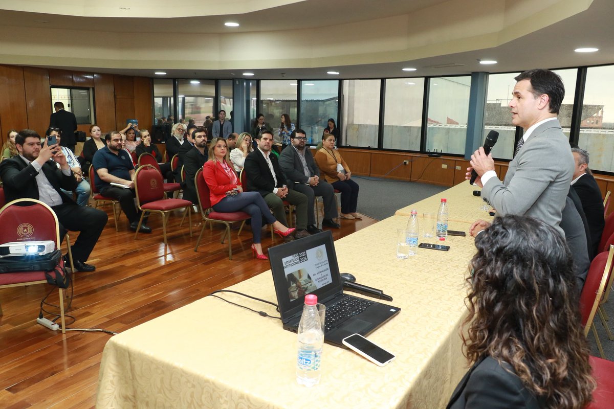 La actividad institucional fue organizada por la Dirección General de Desarrollo y Cooperación Externa y la Academia Legislativa.

#SenadoPy