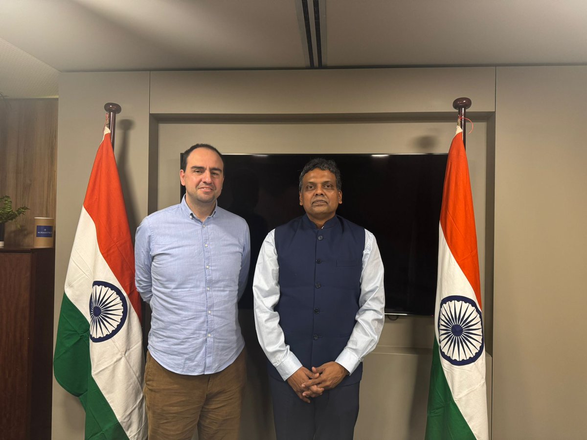 CG <a href="/inbasekars/">inbasekar.s</a> spoke about enhancing relations btw India, Catalonia &amp; Balearic Islands during his interview for Diplomacia Magazine. Outlined India's trade interests, welfare initiatives for the community, &amp; plans to boost cultural exchange 
<a href="/MEAIndia/">Randhir Jaiswal</a> <a href="/IndiainSpain/">India in Spain</a>
