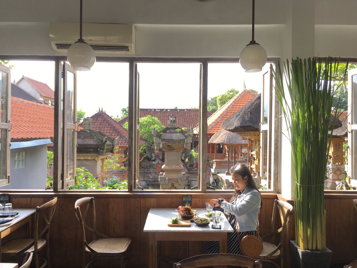 Ketenangan dapat ditemukan dalam 3 hal : 1.Diam 2.Ibadah 3.Menjauh dari segala hal yg sia-sia.