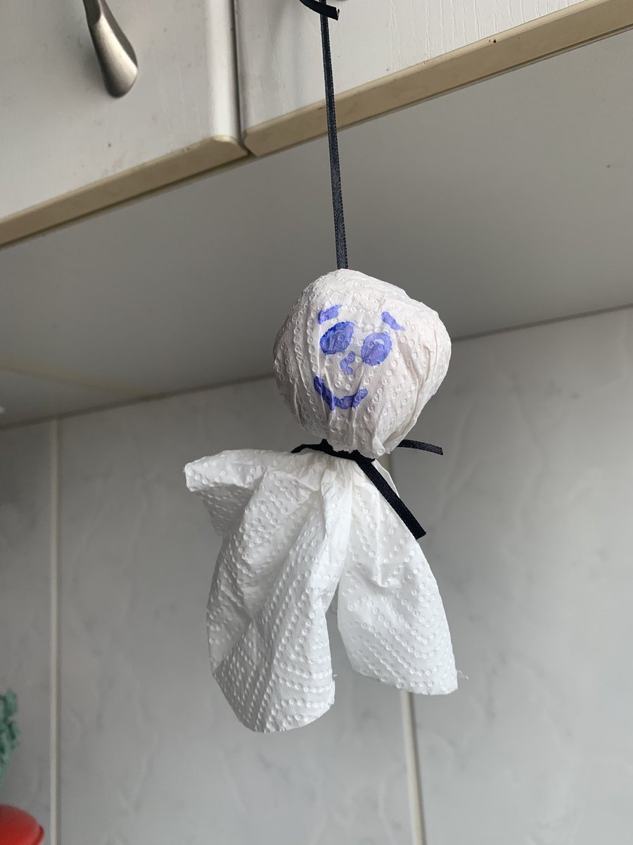 <a href="/DoBalacobaco89/">Do Balacobaco 2.Zé</a> <a href="/zeluizlhesdiz/">Zé Luiz</a> <a href="/RafaRondelli/">Rafaella Rondelli</a> <a href="/yuridanka/">Yuri Danka</a> Sobre superstições, na cultura japonesa se faz o teru teru bozu qdo não se quer chuva no dia seguinte. Aí tem que cantar a musiquinha! Já fiz o meu pq amanhã vai ter Picnic dos dobalacobakers!!!!!