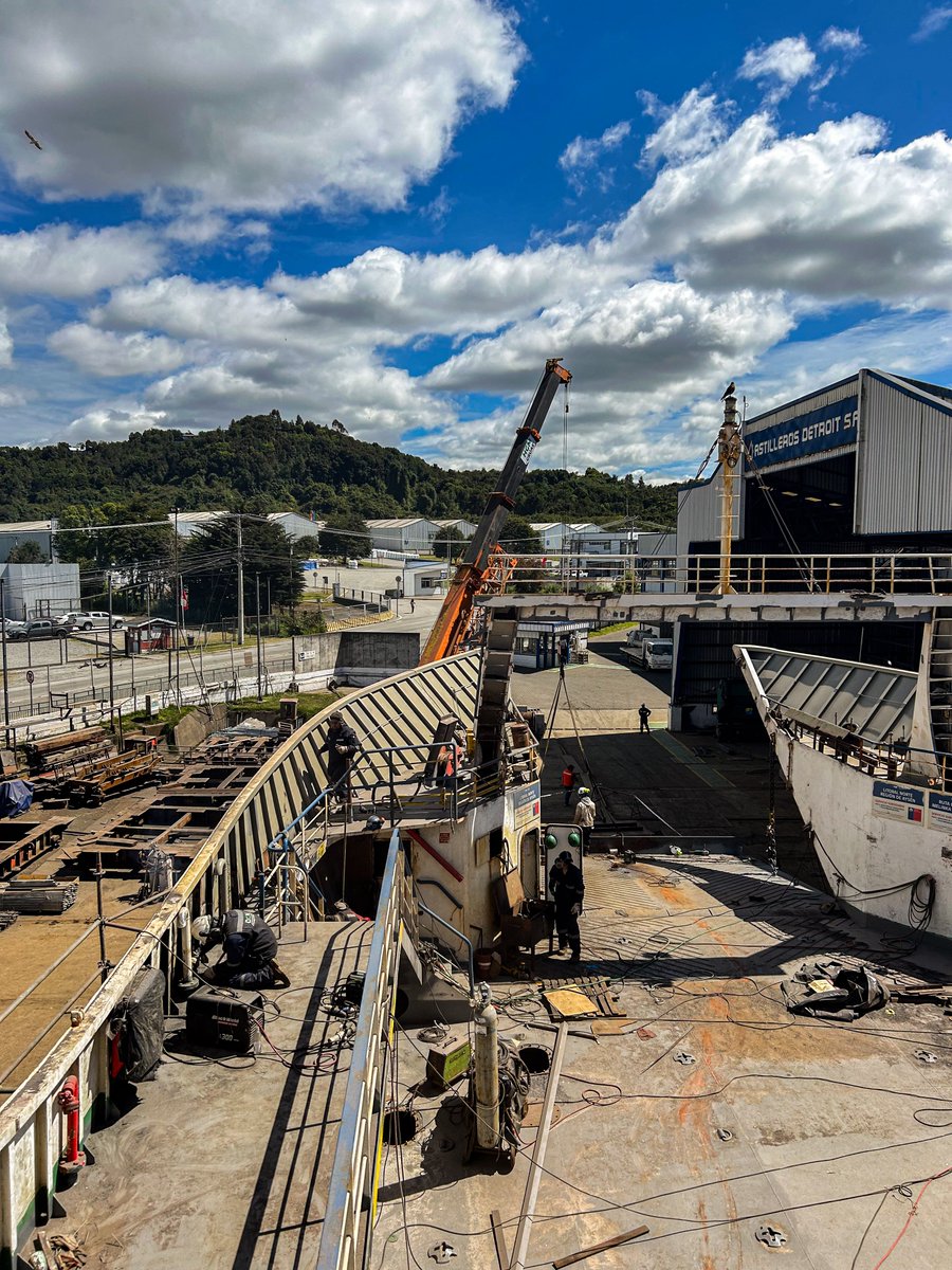 Naviera Austral tweet media