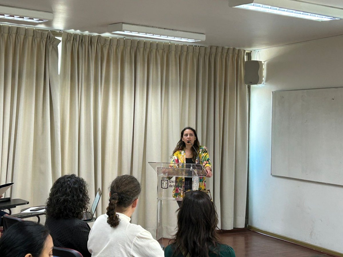 CIDCLUV's tweet photo. Quinto Coloquio en Lenguaje y Cognición: CIDCL-UV

BLOQUE 1:
Tuvimos la Bienvenida de la Directora del CIDCL, Dra. María Francisca Alonso.
Y la exposición del Dr. Mario Chávez - "PRIMERAS INFANCIAS EN LENGUAS ORIGINARIAS Y ESPAÑOL DE CONTACTO".
@uvalpochile @InvestigandoUV https://t.co/LR5cr2QdWi