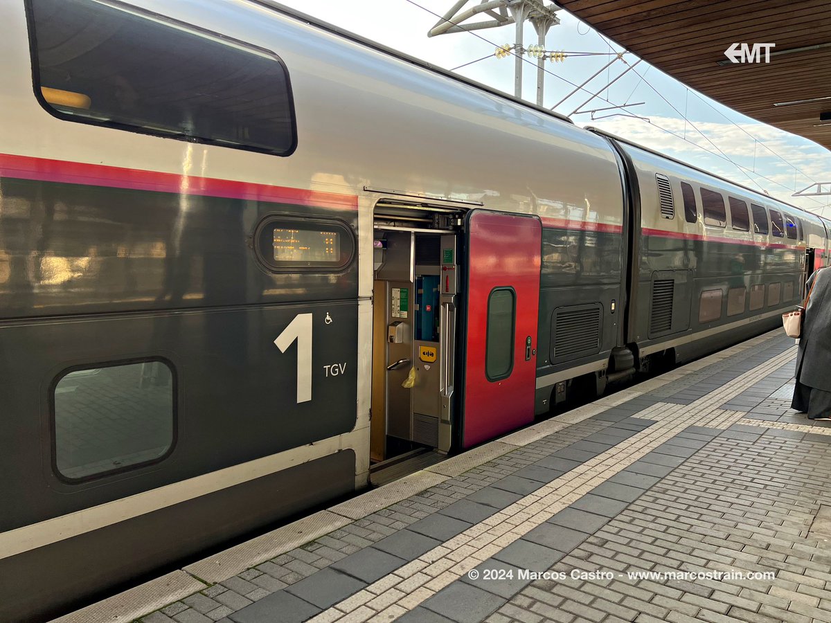 marcostrain's tweet photo. 🚄🇱🇺 Leaving Luxembourg on board the #TGV2865 bound for Paris-Est 🇫🇷. The journey takes 2h and 11min, with stops only at Thionville and Metz Ville. For this connection #Euroduplex trains are used. Despite being relatively new, the interior feels outdated and needs refurbishment! https://t.co/hA3Fg2kCUS