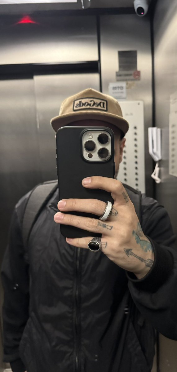 GM <a href="/DeGodsNFT/">DeGods</a> FAM! THANKS GOD ITS FRIDAY 🙌