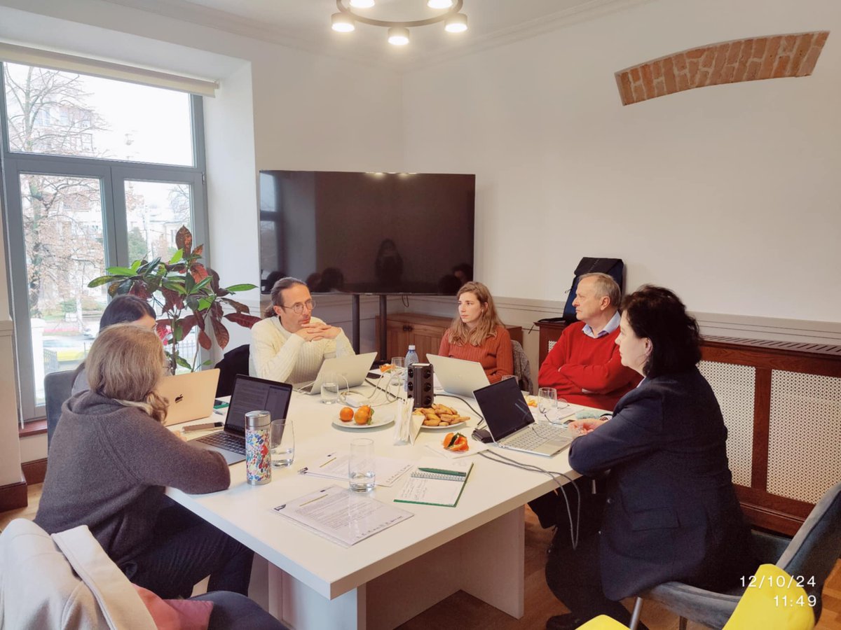 UAICiasi's tweet photo. Cercetători europeni și canadieni s-au reunit la UAIC în cadrul proiectului @EC2U_Alliance: https://t.co/0Qhuai0gQh https://t.co/oXtNQgIjin