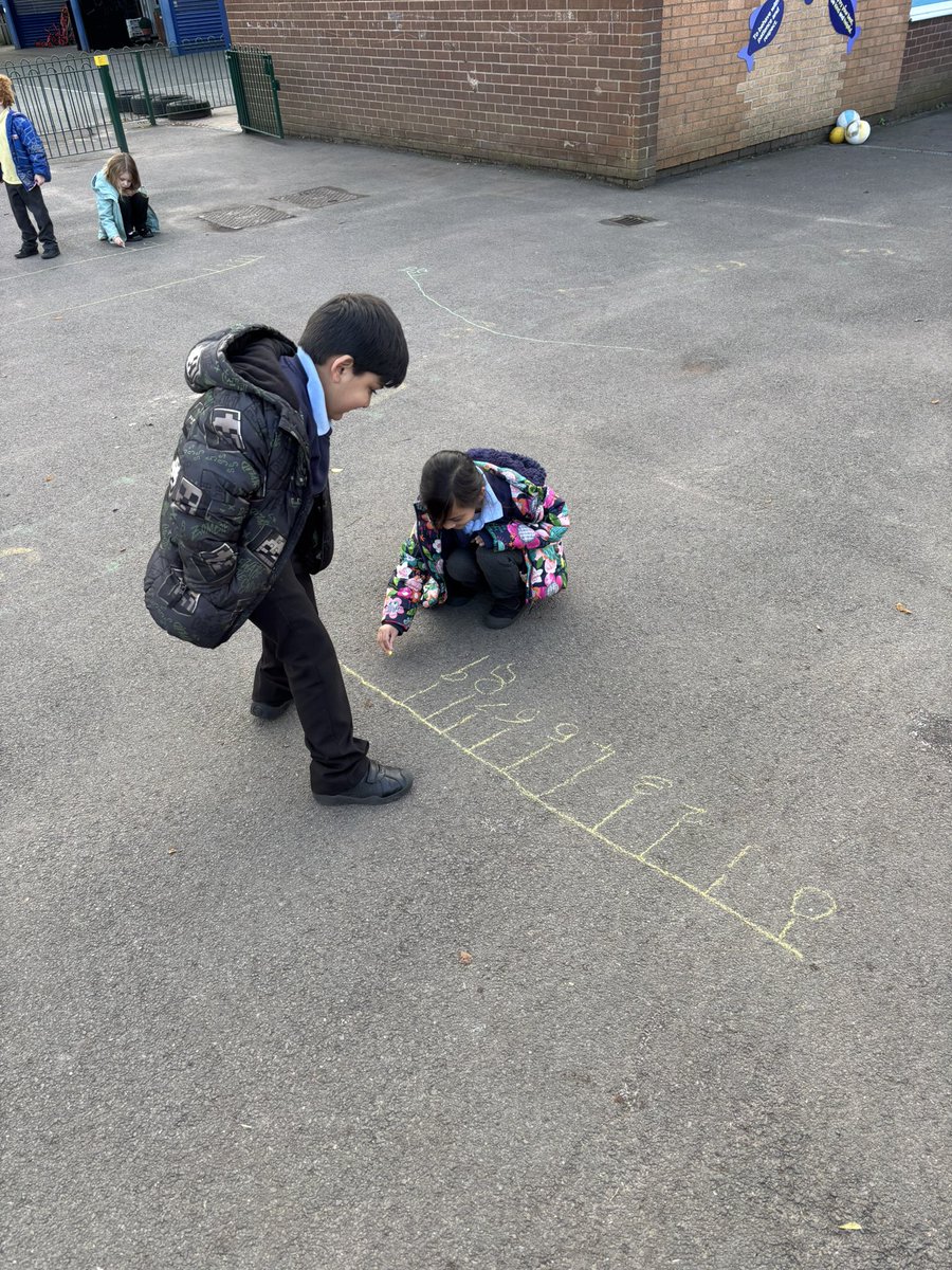 Subtraction on a number line! ✨<a href="/StPetersAshton/">St Peter’s CE Ashton</a> <a href="/StPsLovesMaths/">St Peter’s Loves Maths</a>
