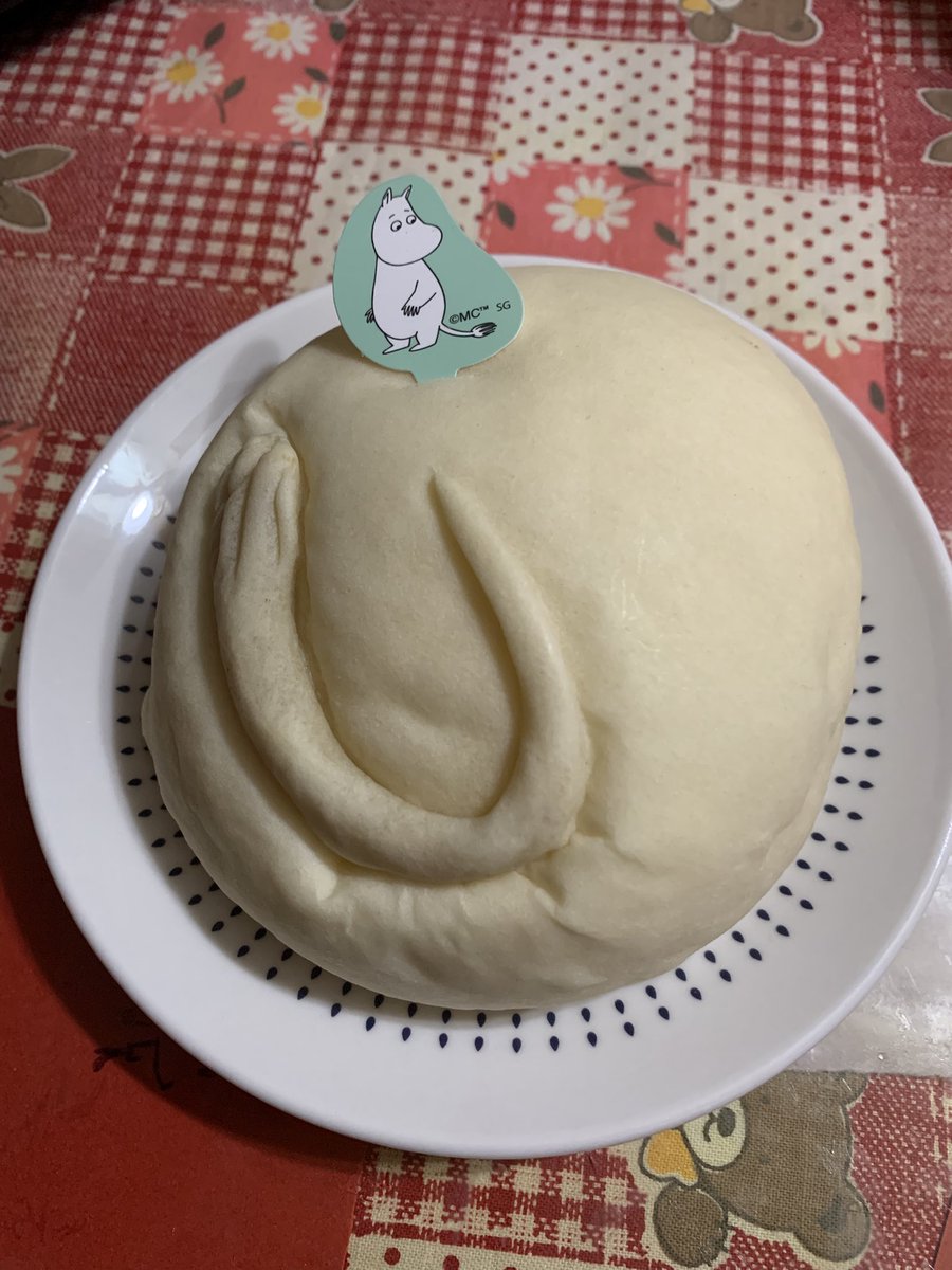 chipakan's tweet photo. おけつパン！
きゃわたん💕太るけど今から食べる😳 https://t.co/O0M3N34U6p
