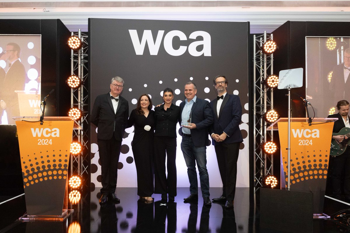 Amdocs's tweet photo. We did it! #amAIz wins the World Communication #Award for #AI Excellence ๐. The first GenAI platform in telecom, transforming operations for CSPs with 9-minute faster handling times, 50% fewer repeat calls, and up to 60% cost savings. Know more: https://t.co/tiEWxtynPH https://t.co/Ew2LfwDL49