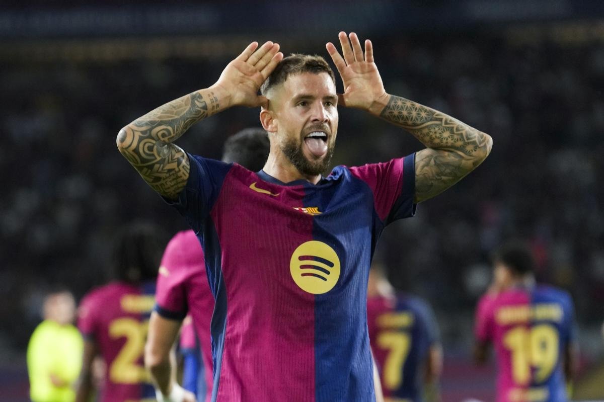 sport's tweet image. 𝐄𝐥 𝐝𝐢𝐥𝐞𝐦𝐚 𝐝𝐞 𝐅𝐥𝐢𝐜𝐤: ¿Da un respiro a Iñigo Martínez contra el Leganés? 🤨

⏱️Es el futbolista del Barça que más minutos ha jugado esta temporada

Lleva 1.956 minutos, el 95% de los 2.070 posibles 🤯

❗️Únicamente fue suplente en el desastre de El Sadar (4-1)