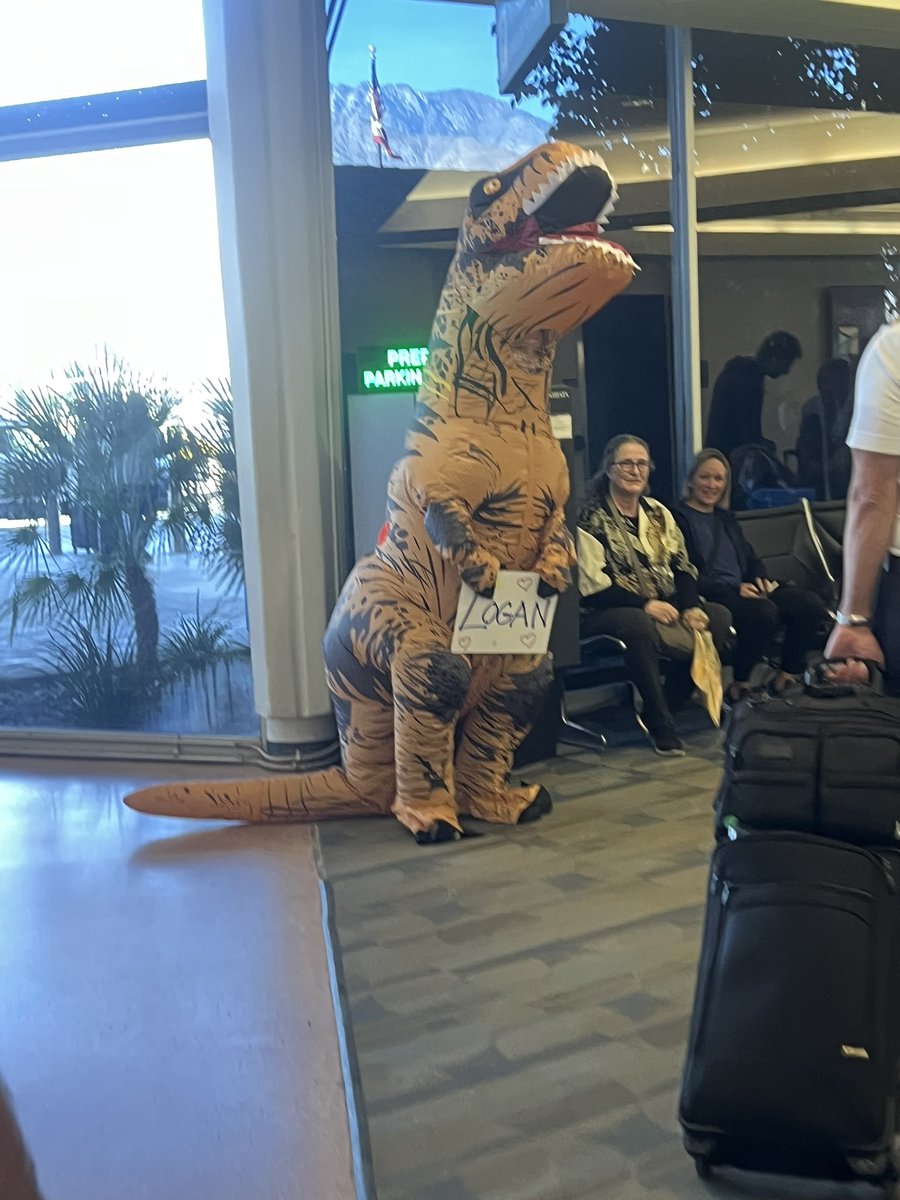 Is this <a href="/bronwynnewport/">Bronwyn Newport</a>??? #RHOSLC #Brownwynn