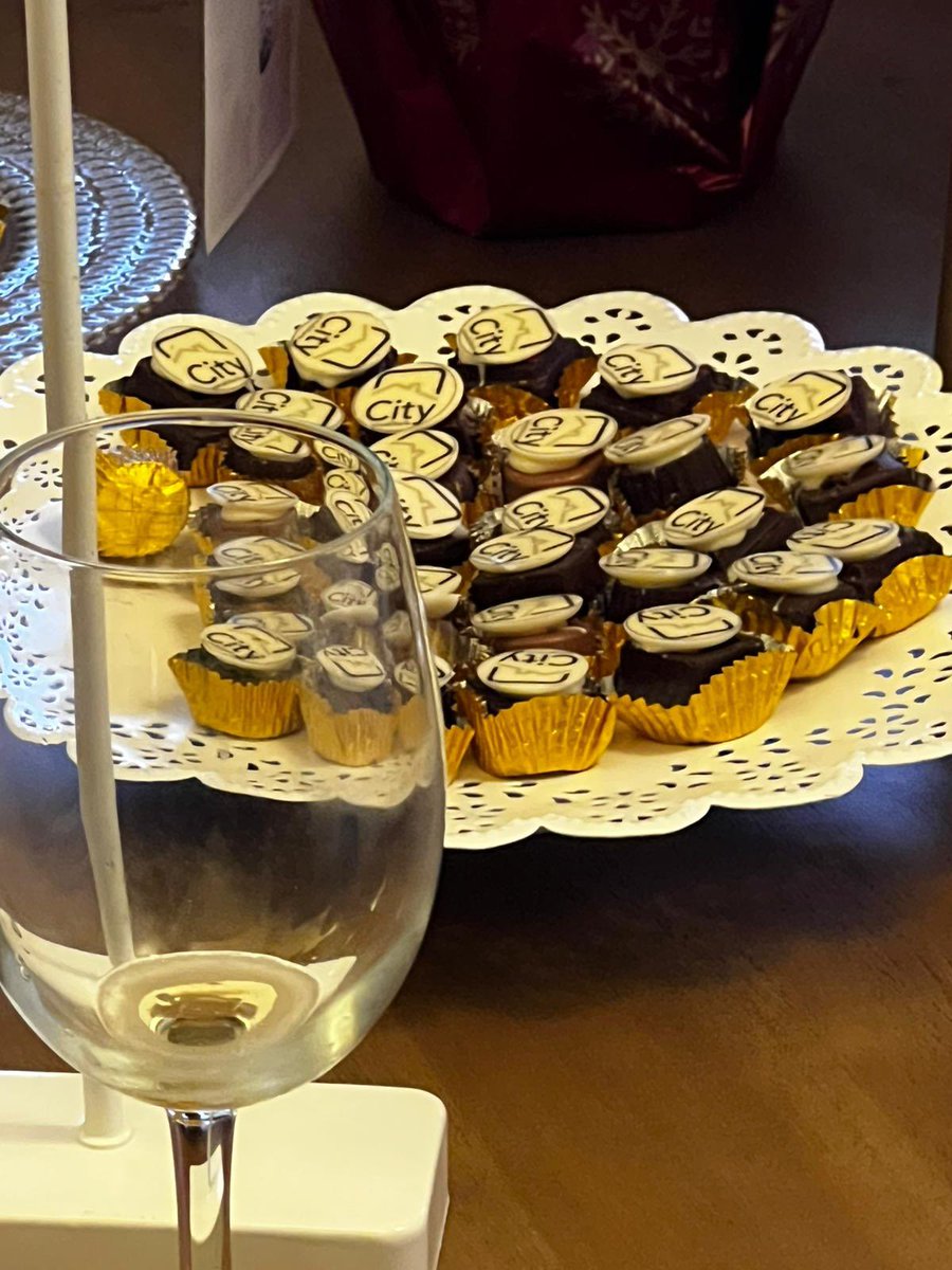 Gracias a todos por vuestra gran acogida ayer en la inauguración de nuestra nueva sede. Ya estamos allí, frente al cine Ortega, para ayudaros en todo lo que podamos.