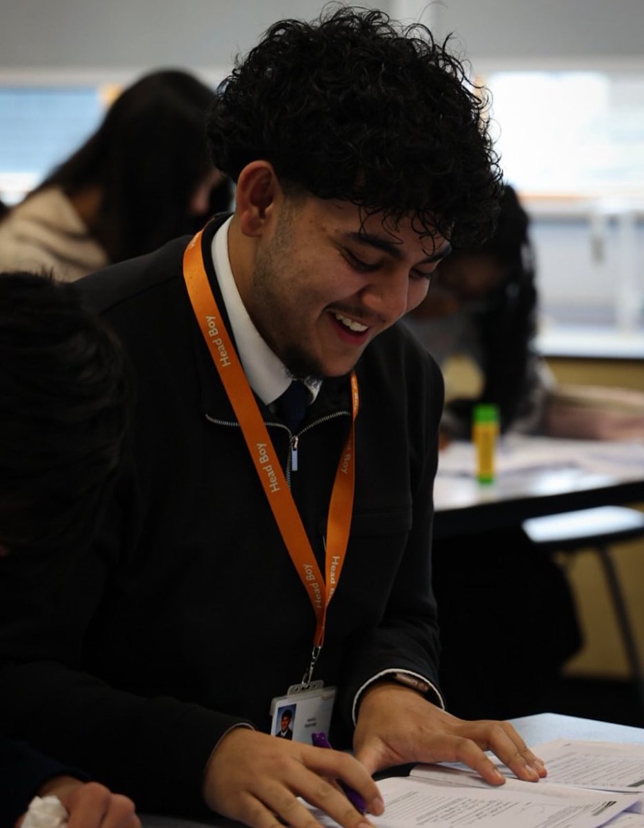 MrsLHarrop's tweet image. Delighted to have received over 300 @Bedford_Academy Sixth Form applications for 2025 🥳
Over half of these are now from external students 🌟 Just 6 years ago, we got excited about 2 external applicants- it’s so wonderful seeing our community grow 💥 #thebaway 
@c_deller