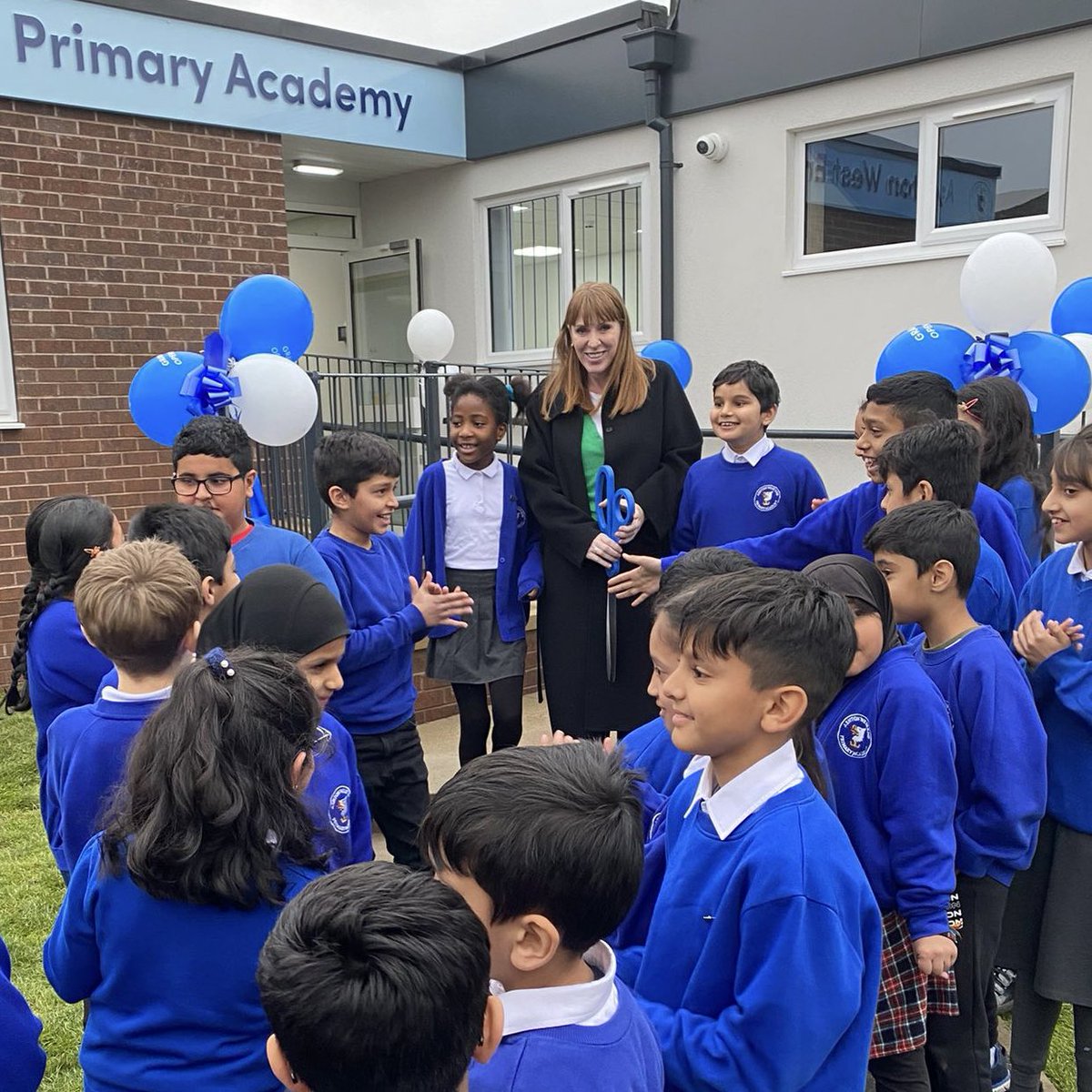 It was my pleasure to officially open the newly refurbished Ashton West End Primary Academy. 

The school has recently celebrated its 60th anniversary - delighted to join pupils today.
