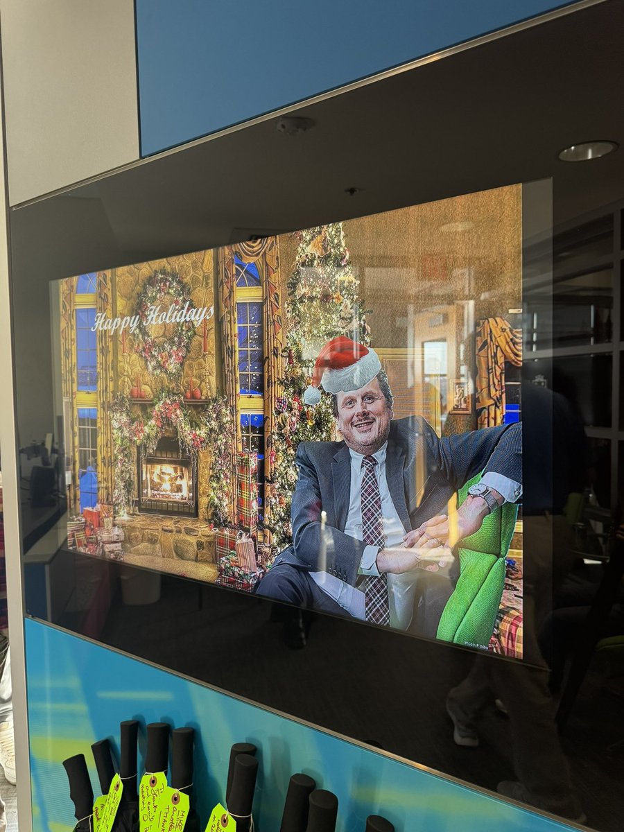 One of the best days of the year, the <a href="/PittCVR/">Center for Vaccine Research</a> holiday party! 🎄 featuring the CVR bar! 🍻