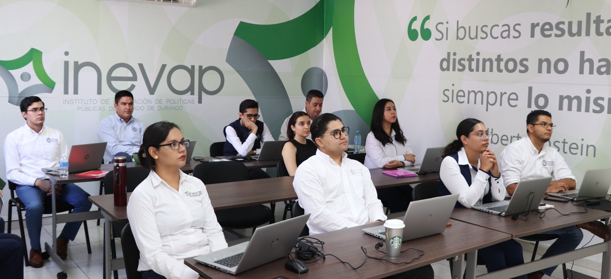 inevap_dgo's tweet image. #Capacitación 📖💻💯

✅El #Inevap cuenta con un equipo que constantemente fortalece su capacidad, frente a la normatividad, condiciones del entorno, tecnologías y nuevas metodologías, retos que de manera responsable enfrentan para el logro de los objetivos institucionales.