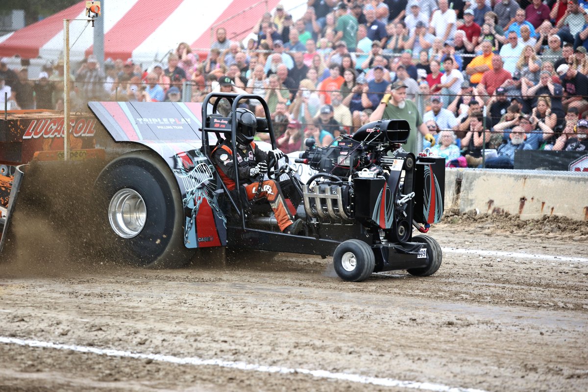 NTPApull's tweet image. Triple Play Unchained at the Arcola National Pull! #tractorpulling #minirod