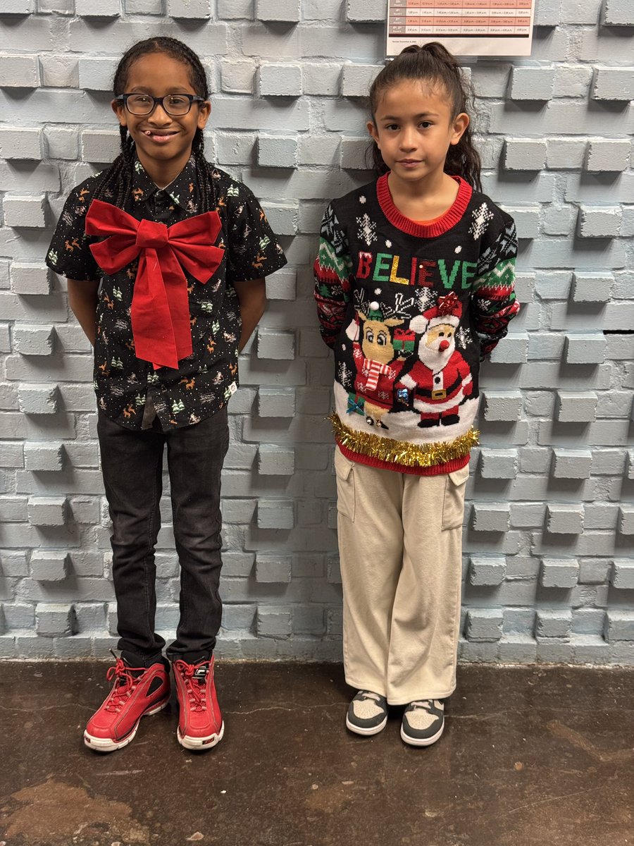 &amp; the countdown for the 12 days of GRISSMAS continues! Today is our ugly sweater day &amp; students are excited about showing them off. 💚❤️☃️ #GoingForGold #Holiday #WeAreGrissom <a href="/MissGee_R/">G. Robinson</a> <a href="/im_monicagarza/">Monica Garza</a> <a href="/mrdkelley/">Darius Kelley</a> #HISDSouth