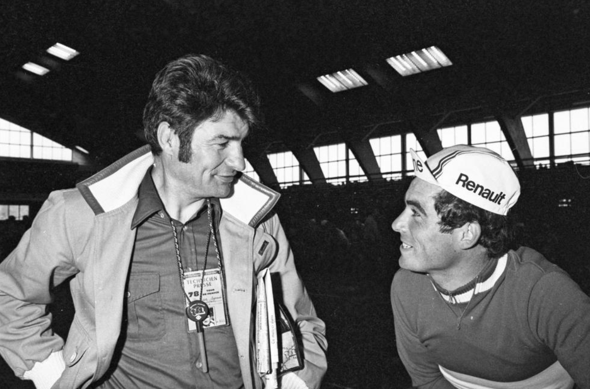 RenaudB31's tweet photo. #Légende 🚲 / 🇫🇷 Bernard Hinault avec 🇫🇷 Raymond Poulidor avant le départ du Tour de France 1978 aux Pays-Bas.
📷 L'Équipe https://t.co/q2uYQ0RTCQ