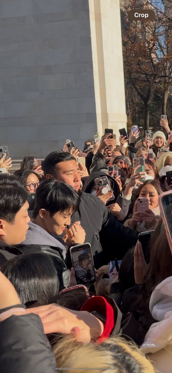 kchartsmaster's tweet image. NCT’s Mark has attended his own lookalike contest.