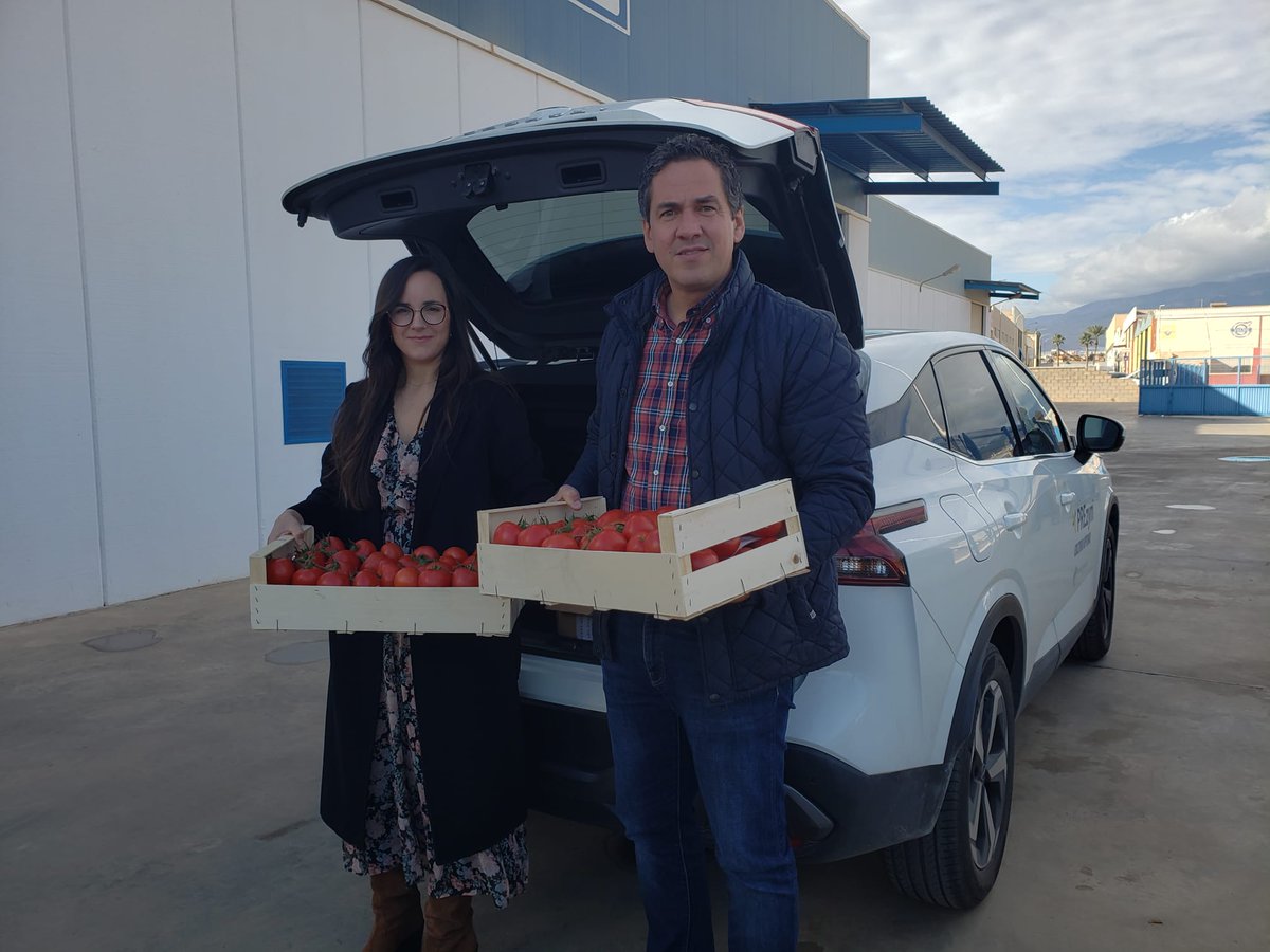 Plant Health Care, dentro de su compromiso con la sostenibilidad y la responsabilidad social corporativa, y en el Día Mundial del Servicio, instaurado por la empresa, ha hecho entrega de productos hortofrutícolas al Banco de Alimentos de Almería, ubicado en Roquetas de Mar.