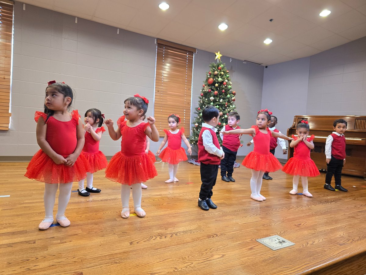 SCCJoliet's tweet photo. 💃Our little stars shined bright at their dance recital last week!!  We are so proud of our daycare students for their amazing performances and big smiles! 🌟 Thank you to @LaDanseAcademie for directing this wonderful performance @silvercrosshospital for their generous donation! https://t.co/auSDAayVqU