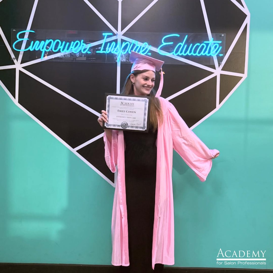 Congratulations to our beautiful Esthetician Graduates <a href="/emilyc0hen/">emily</a>, @itsme_bayxo, <a href="/alyssamiller__/">Alyssa Weiner</a> and <a href="/hopejordane/">Jordane Hope</a>! ♥🌷

We want YOU to join the #EsthiBestie crew, our next class starts January 13th! Visit academyla.com/esthetics before it's too late!