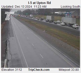 OregonDOT's tweet photo. #SWoregon: The northbound lanes of I-5 are closed in #CentralPoint at MP 34 due to a crash. This may be an extended closure. Use an alt route and watch for emergency workers in the area. Use https://t.co/SsqxkwGpZQ for updates. https://t.co/S8ktbfwmDj