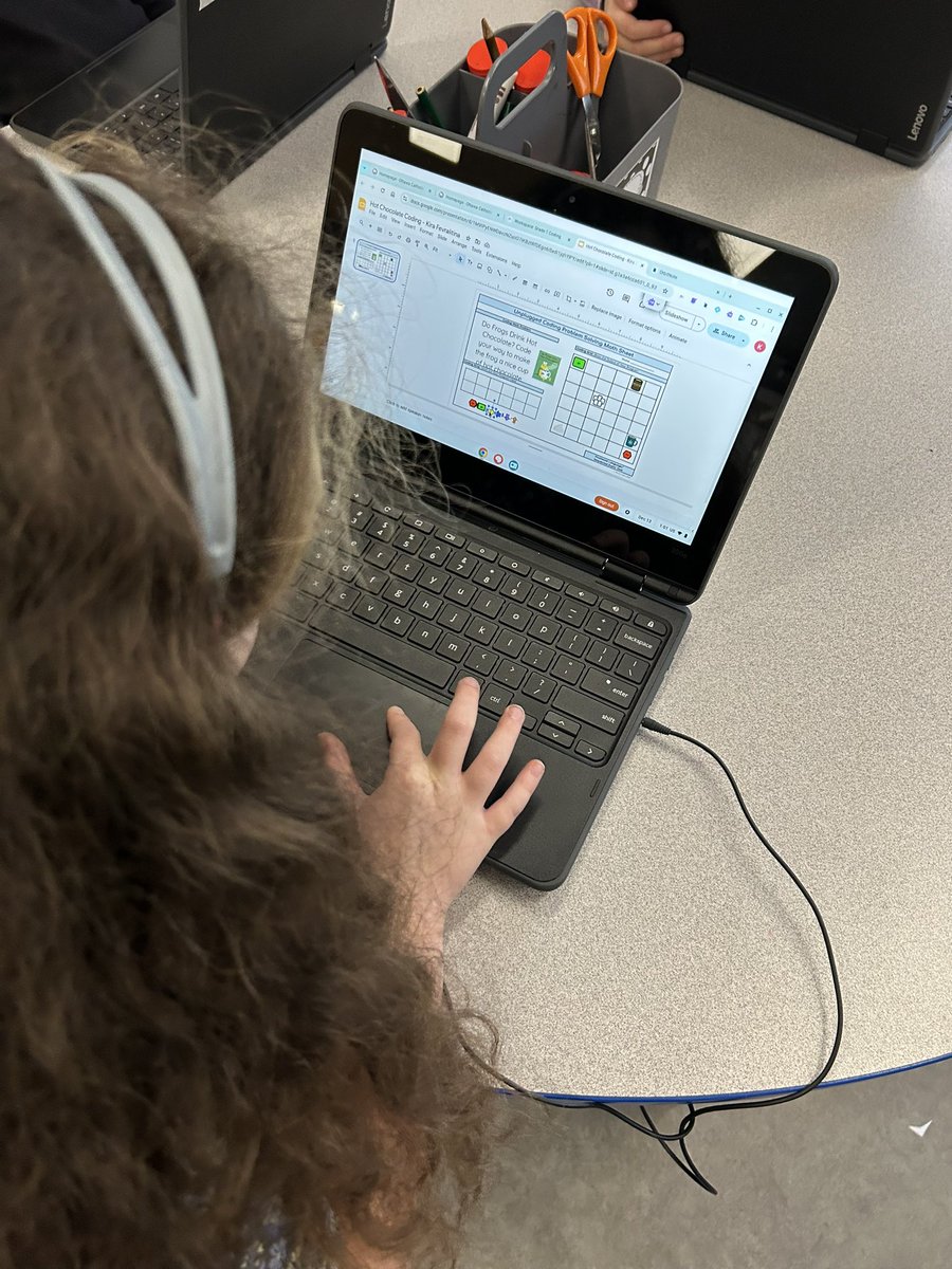 MissLEmmanuel's tweet image. We are working on our coding skills! Can you get the gingerbread man to his house? Can you get the frog to his hot chocolate?🐸☕️🏡
•
@OttCatholicSB @SMYocsb @uOttawaEdu #ocsbMath #ocsbCodes
