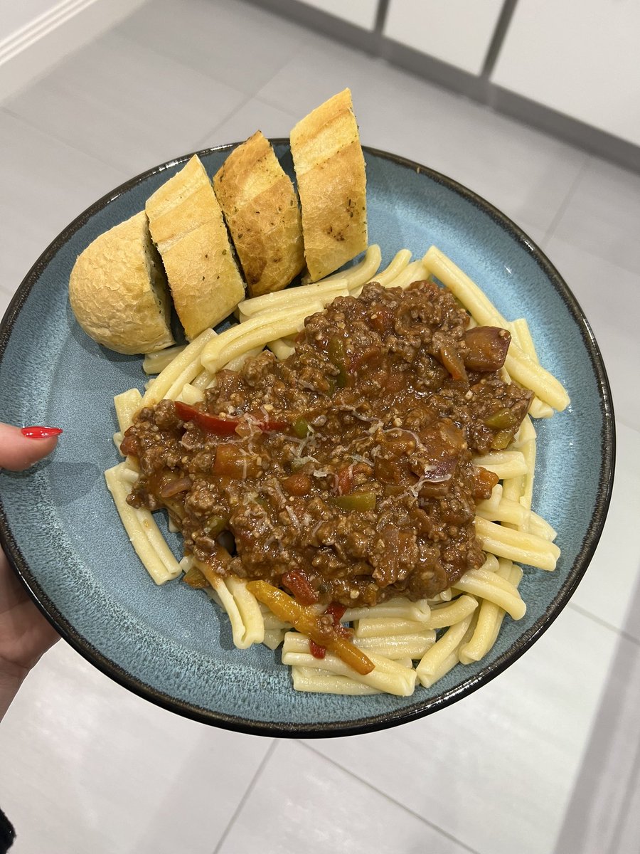 Yazmine Delarosè tweet media